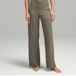 Lululemon Align High Rise wide leg pants, size 8, 32 inch inseam. Never worn .